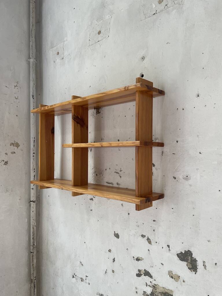Trio d'étagères constructivistes en pin style Regain