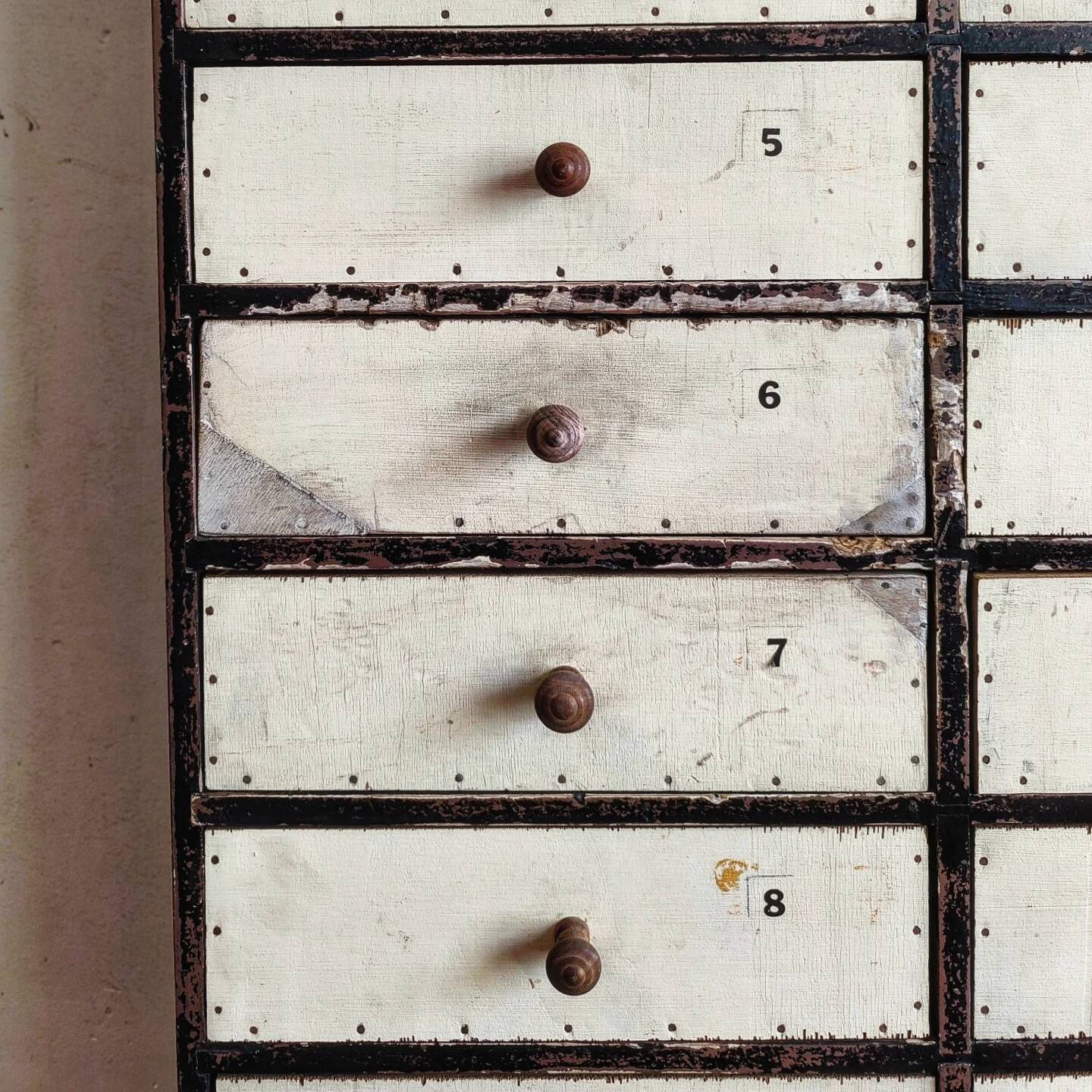 Workshop furniture, 55 drawers