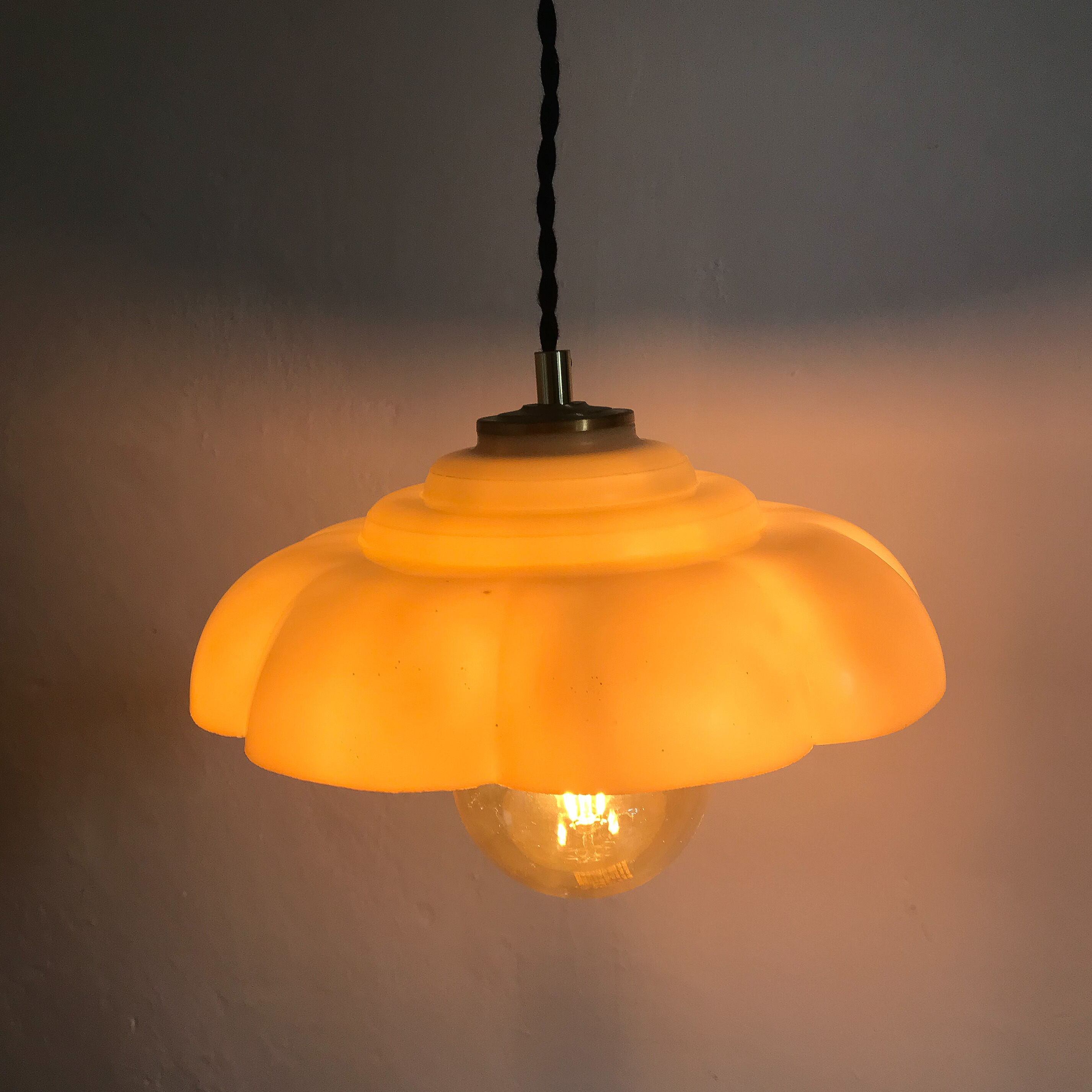 Suspension lampshade vintage plastic
