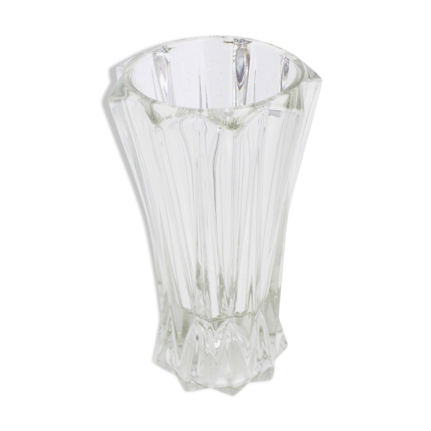 Diamond-shaped glass vase