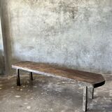 Grande table basse arrondie en teck asiatique ancien