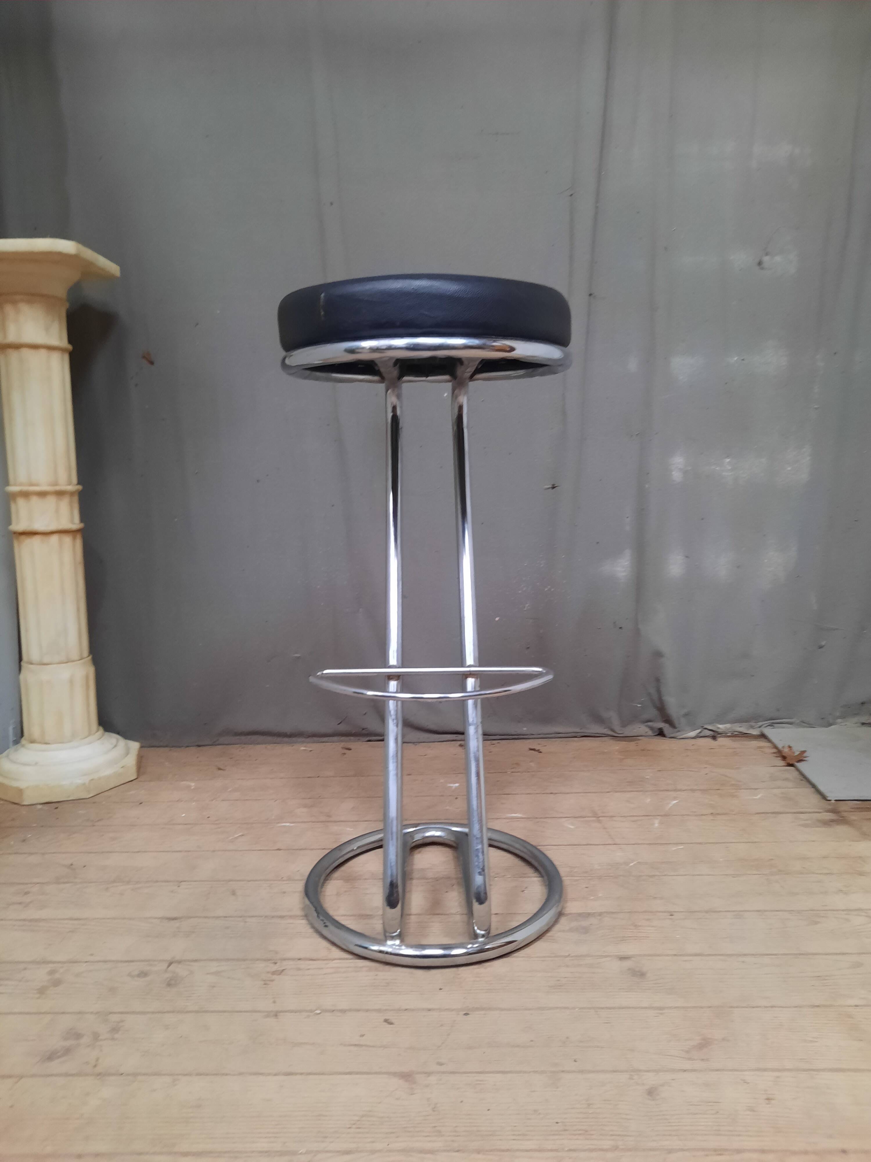 Bar stool in skai and stainless steel
