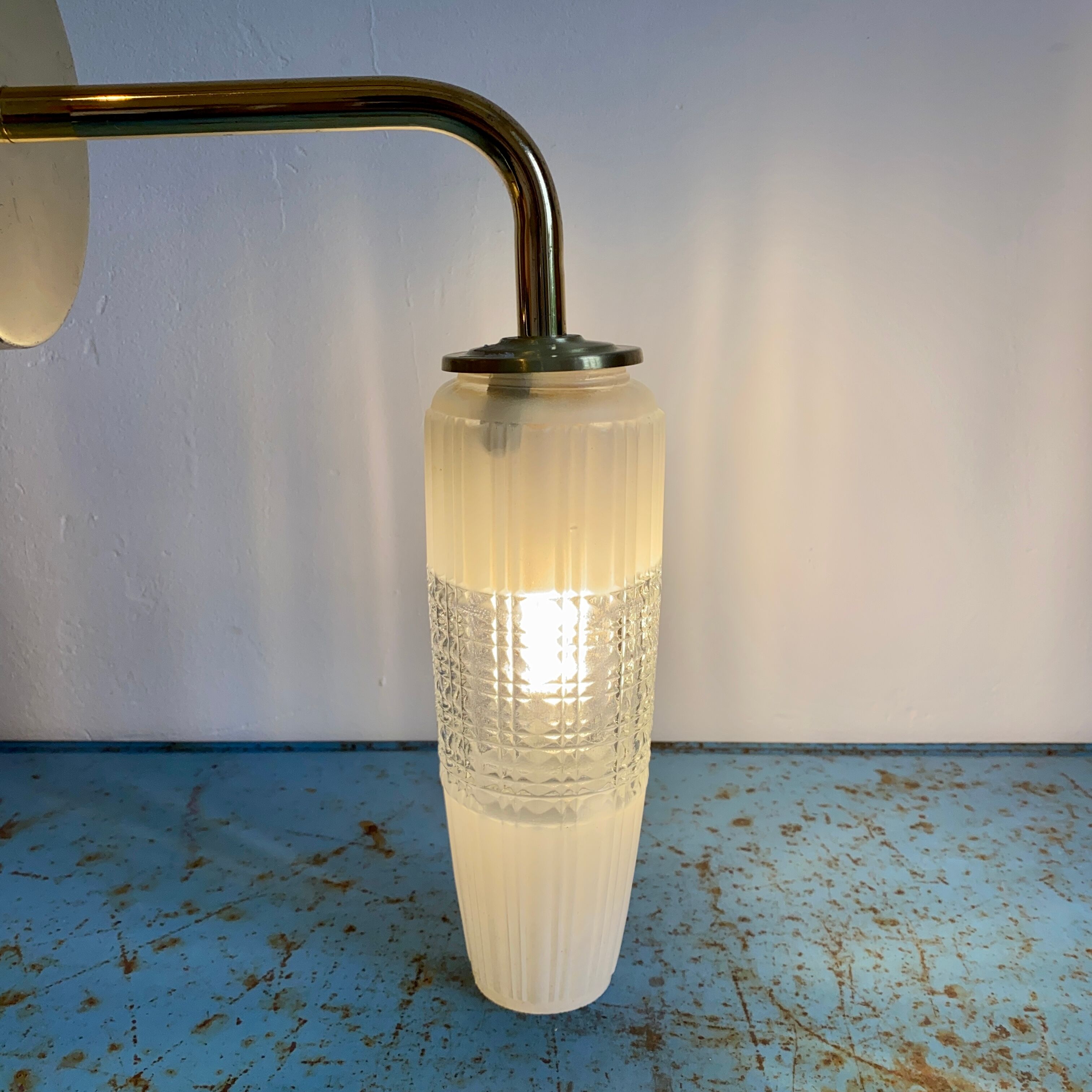 Vintage tulip applique in white and transparent glass