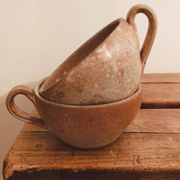 Duo de tasses anciennes en grès