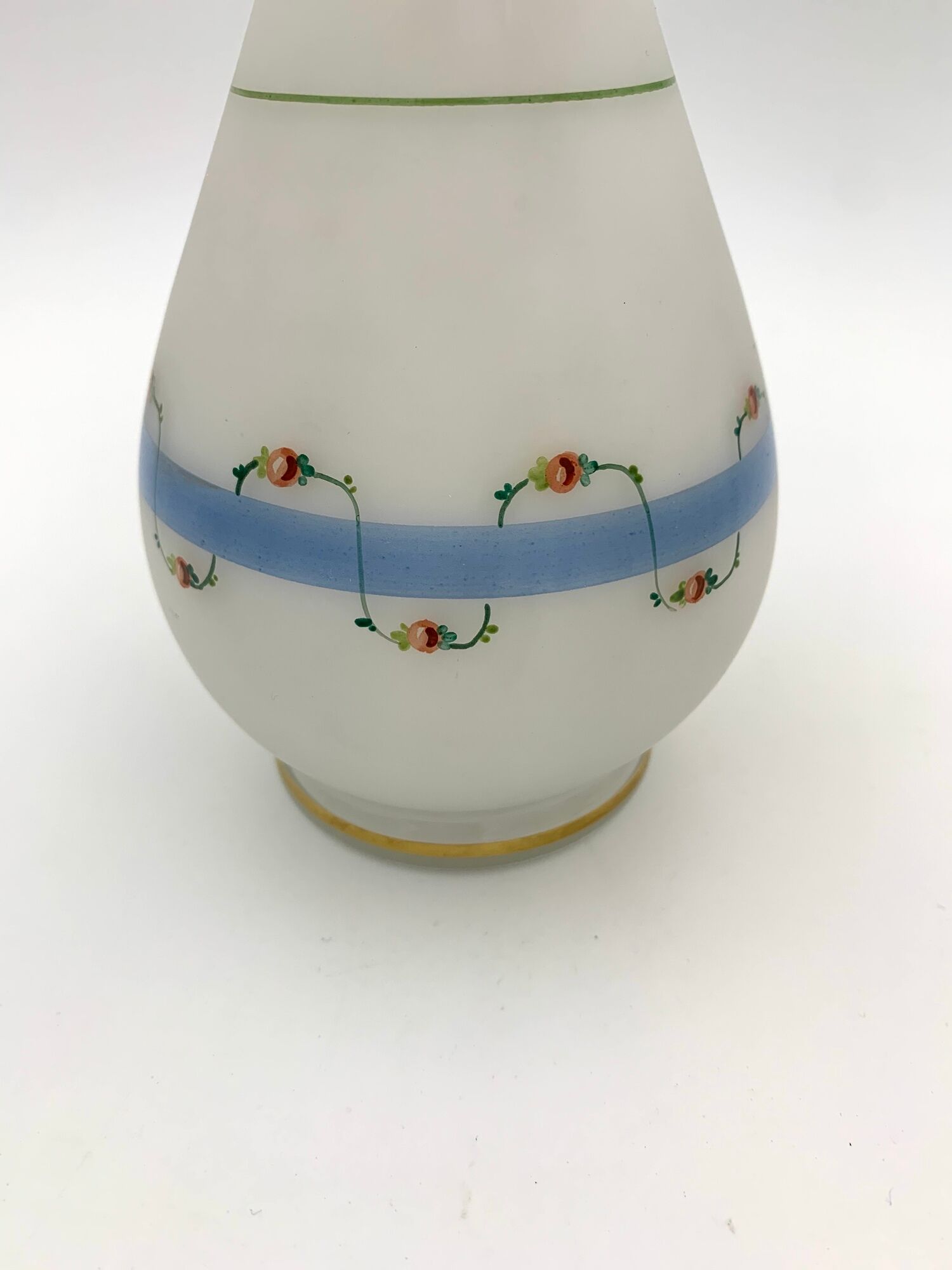 Pair of ancient opaline vases, flower decoration and blue and gold fillets - Circa 1900