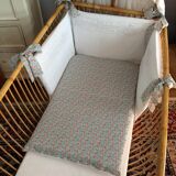 Vintage rattan/wicker cradle with gooseneck