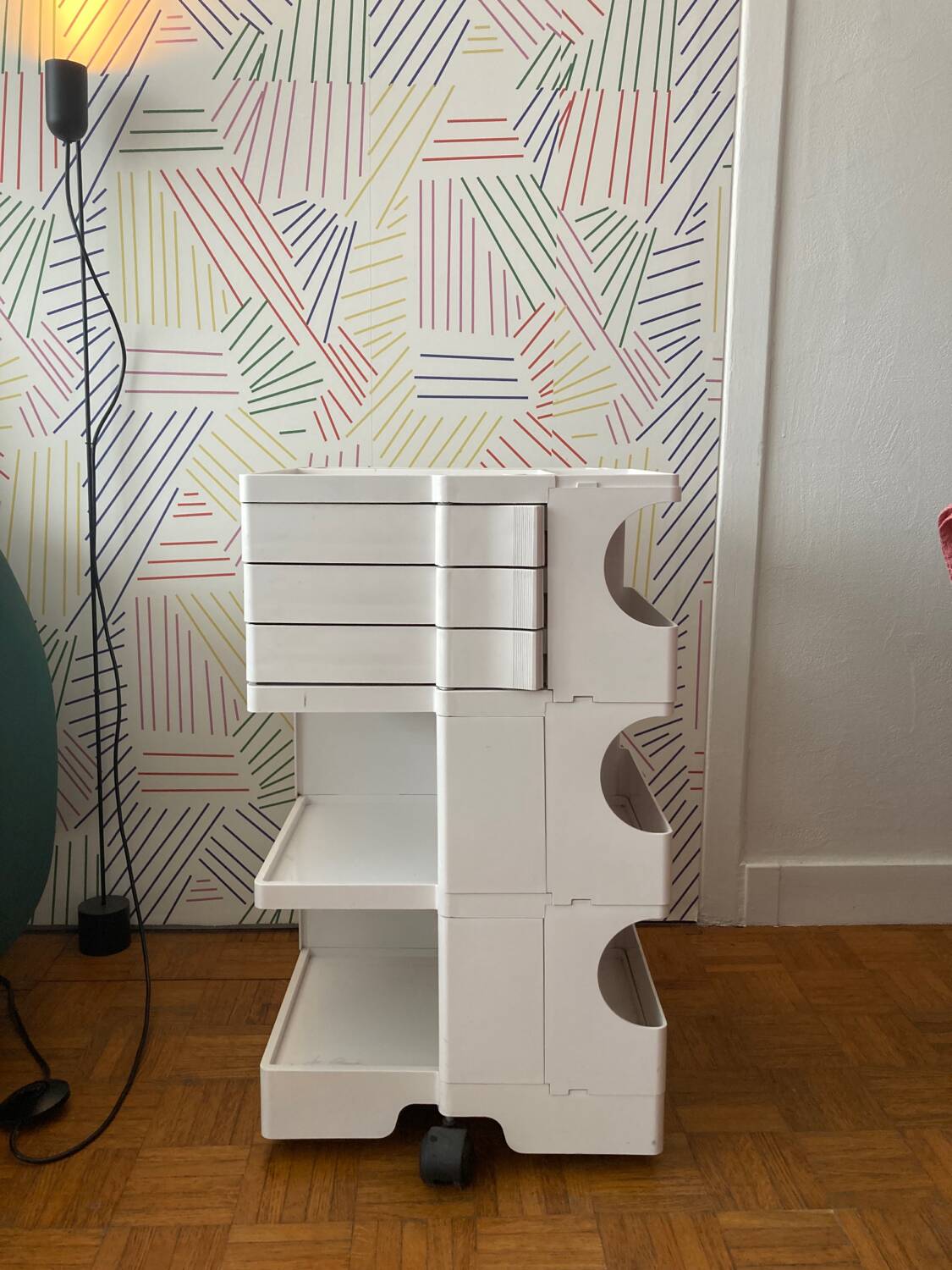 Bobby trolley architect serving trolley