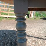 Round farmhouse table