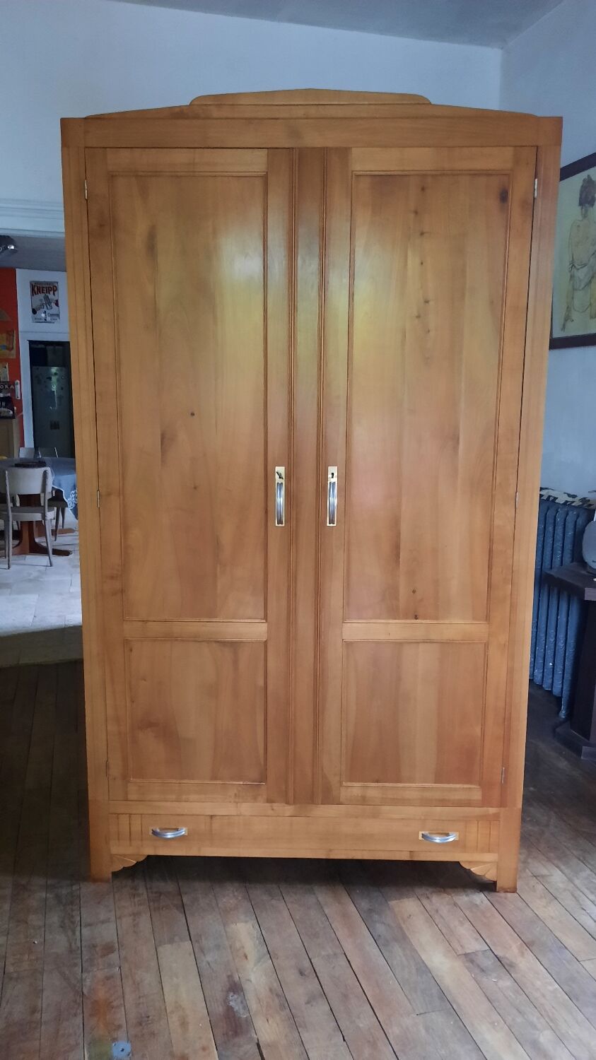 Armoire parisienne