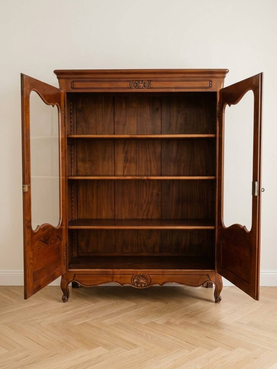 Classic style display cabinet in cherry wood