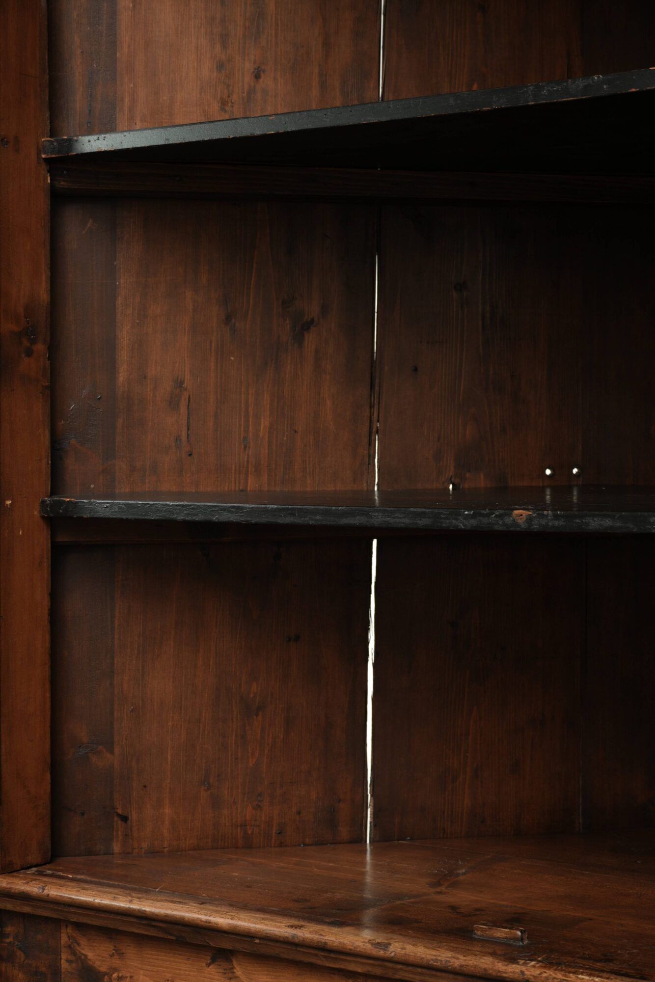 Practical old pine Dutch corner cabinet with nice details and patina
