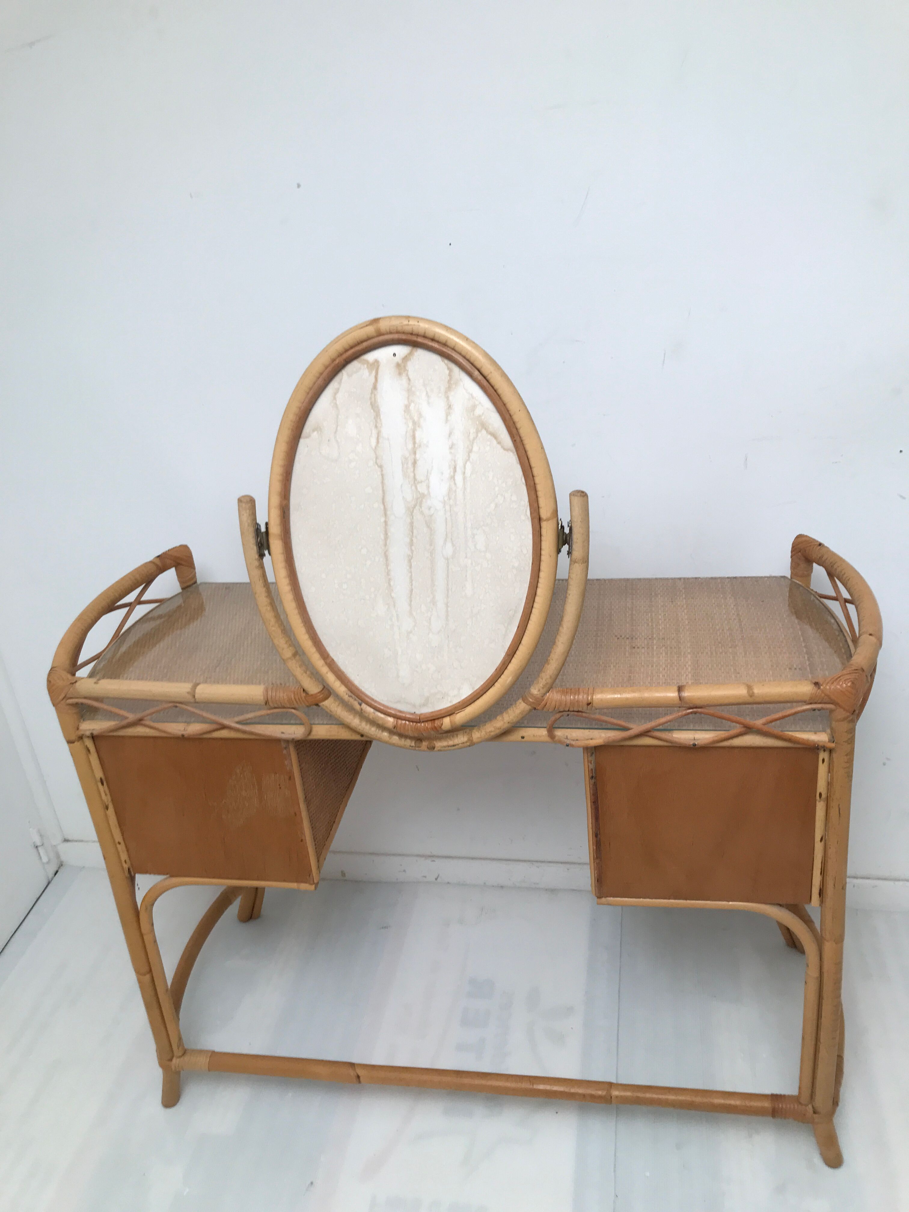 Bamboo hairdresser 60s-70s