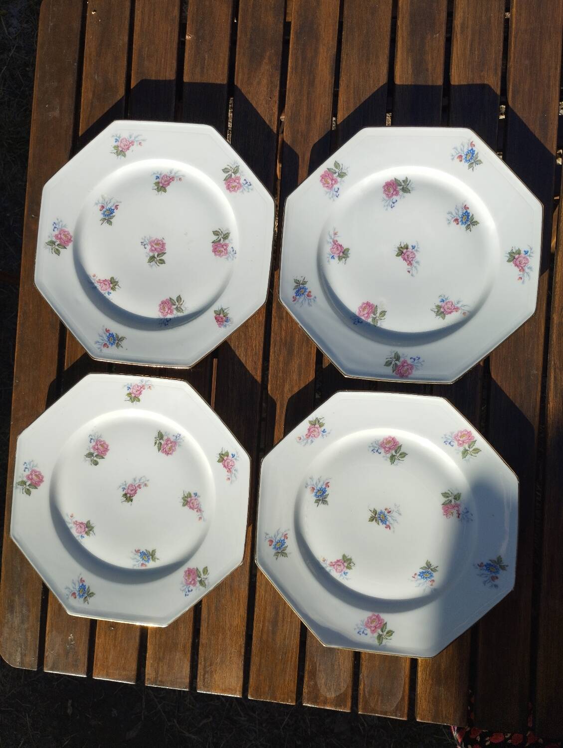 4 flat plates in Limoges porcelain