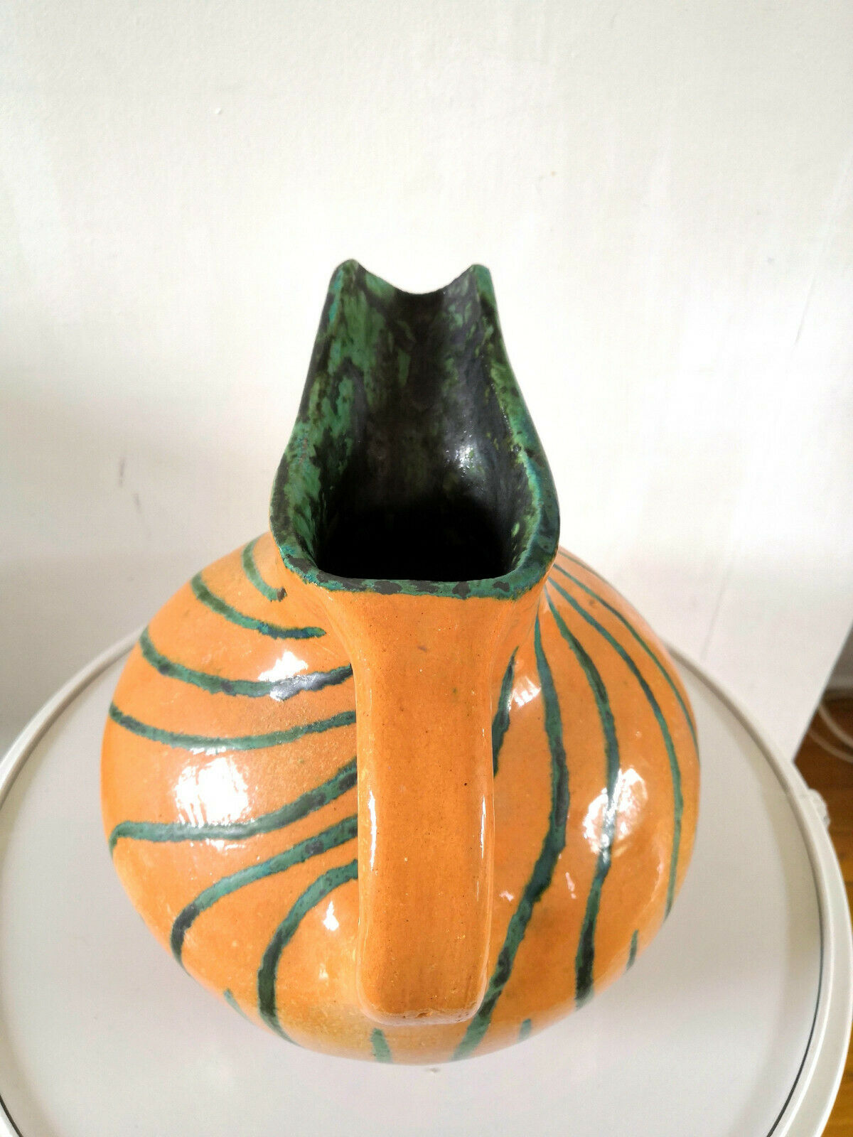 Ceramic pitcher design 70s signature to identify