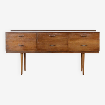 Buffet/commode en teck du milieu du siècle par Stag Furniture vintage moderne/style danois.