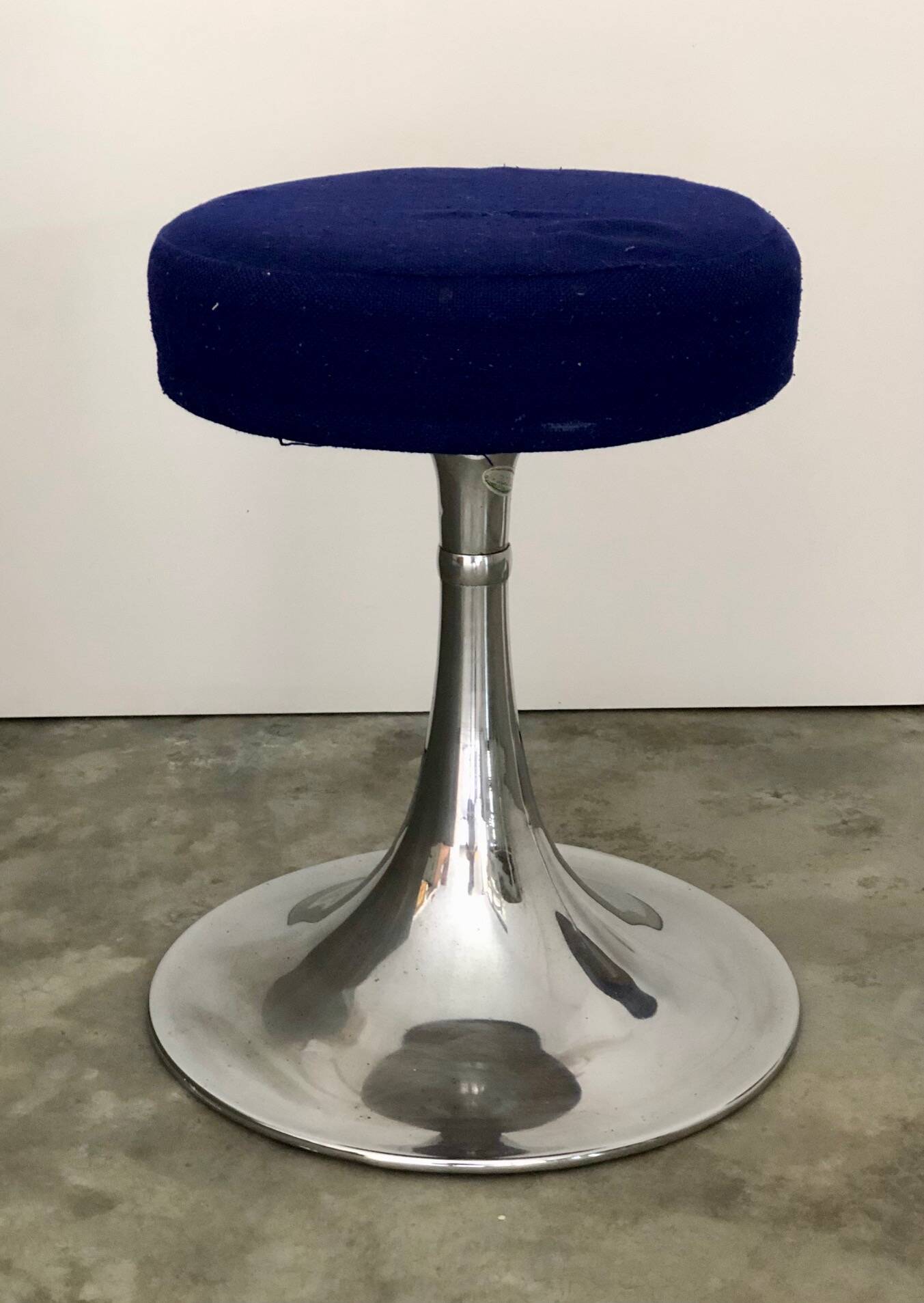 2 tulip foot stools an'70