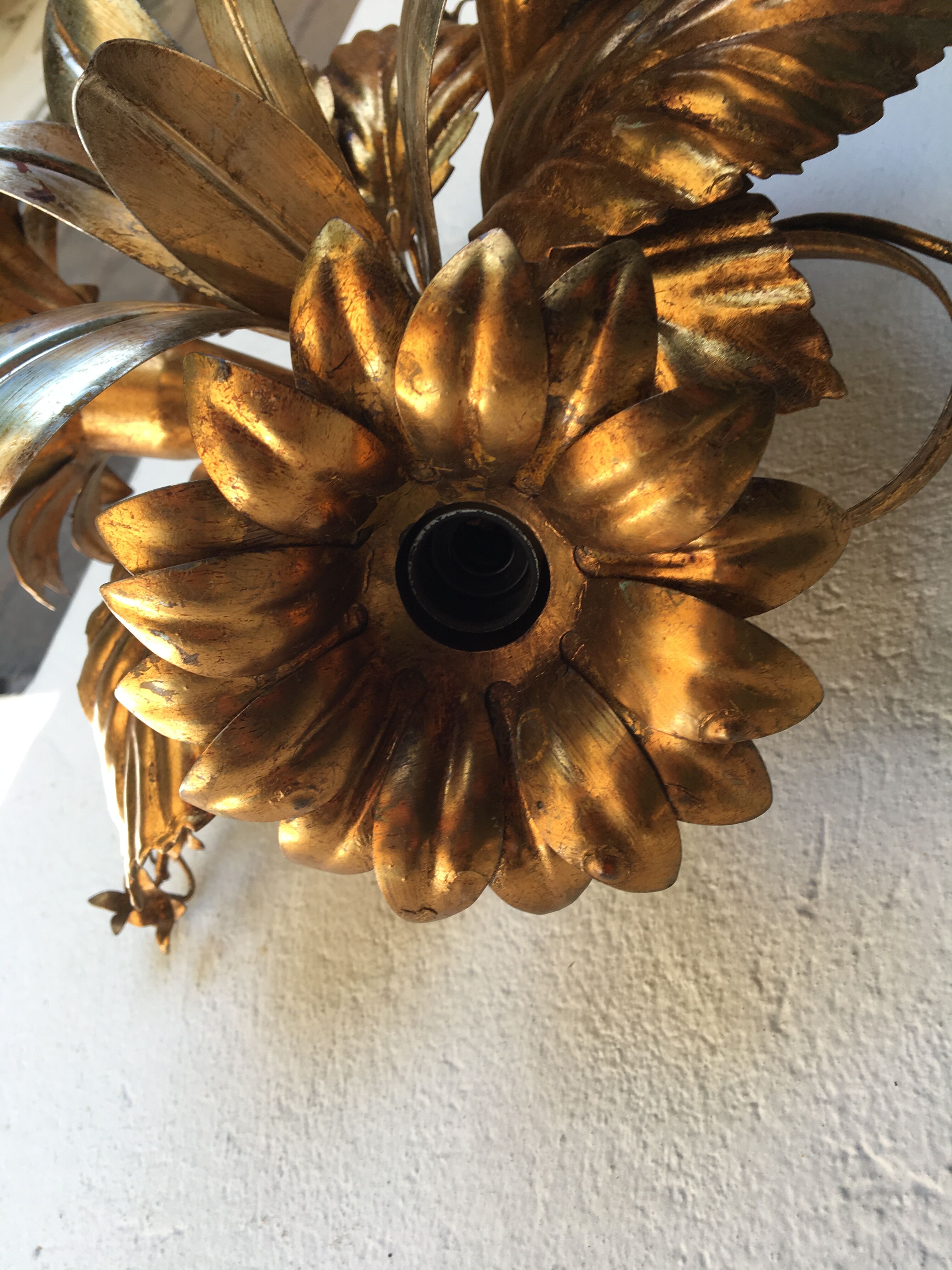 Flower wall light in golden metal, 70s