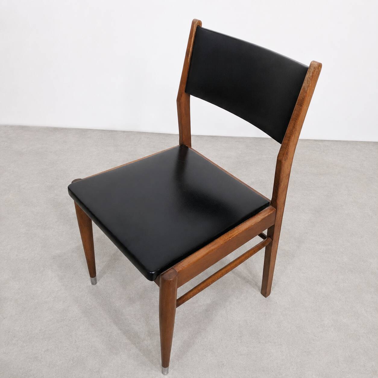 Set of 4 vintage Scandinavian chairs from the 1960s.