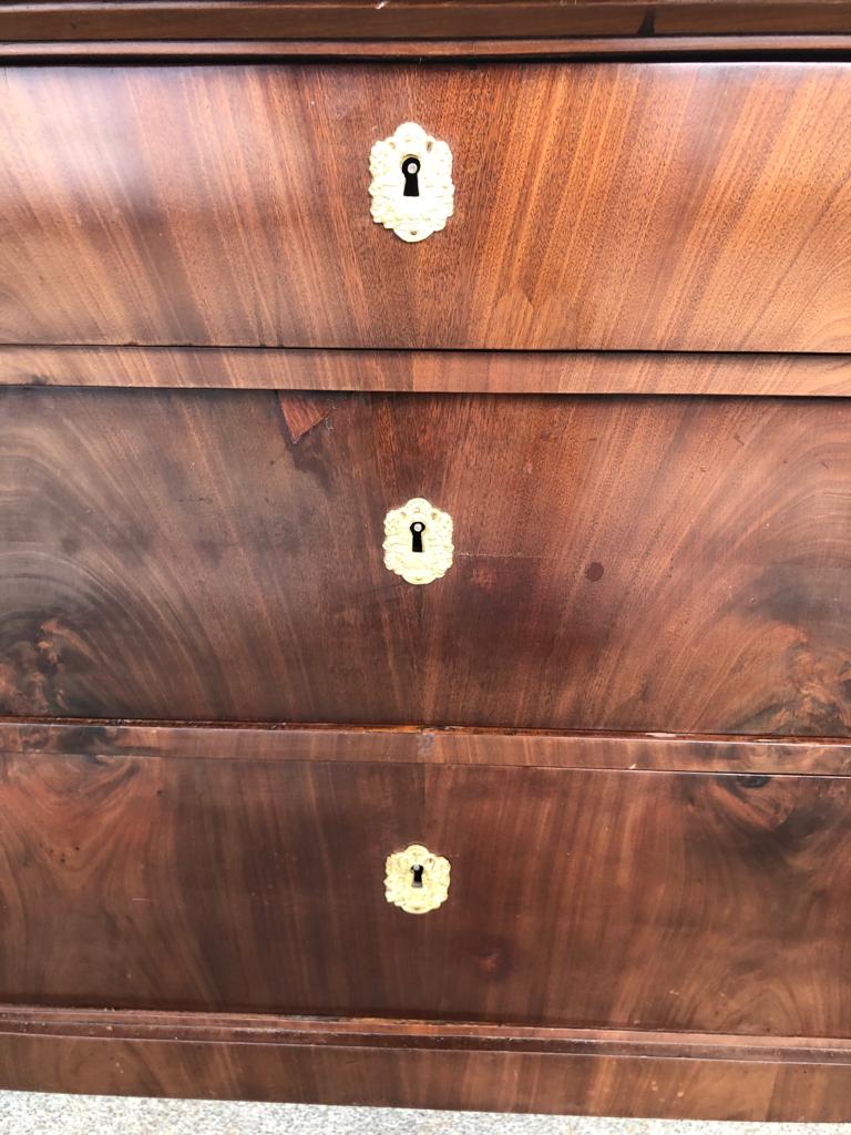 Commode retour d’égypte en acajou pieds griffes époque empire