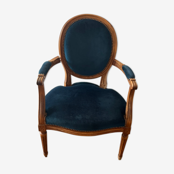 Classic velvet armchair blue king