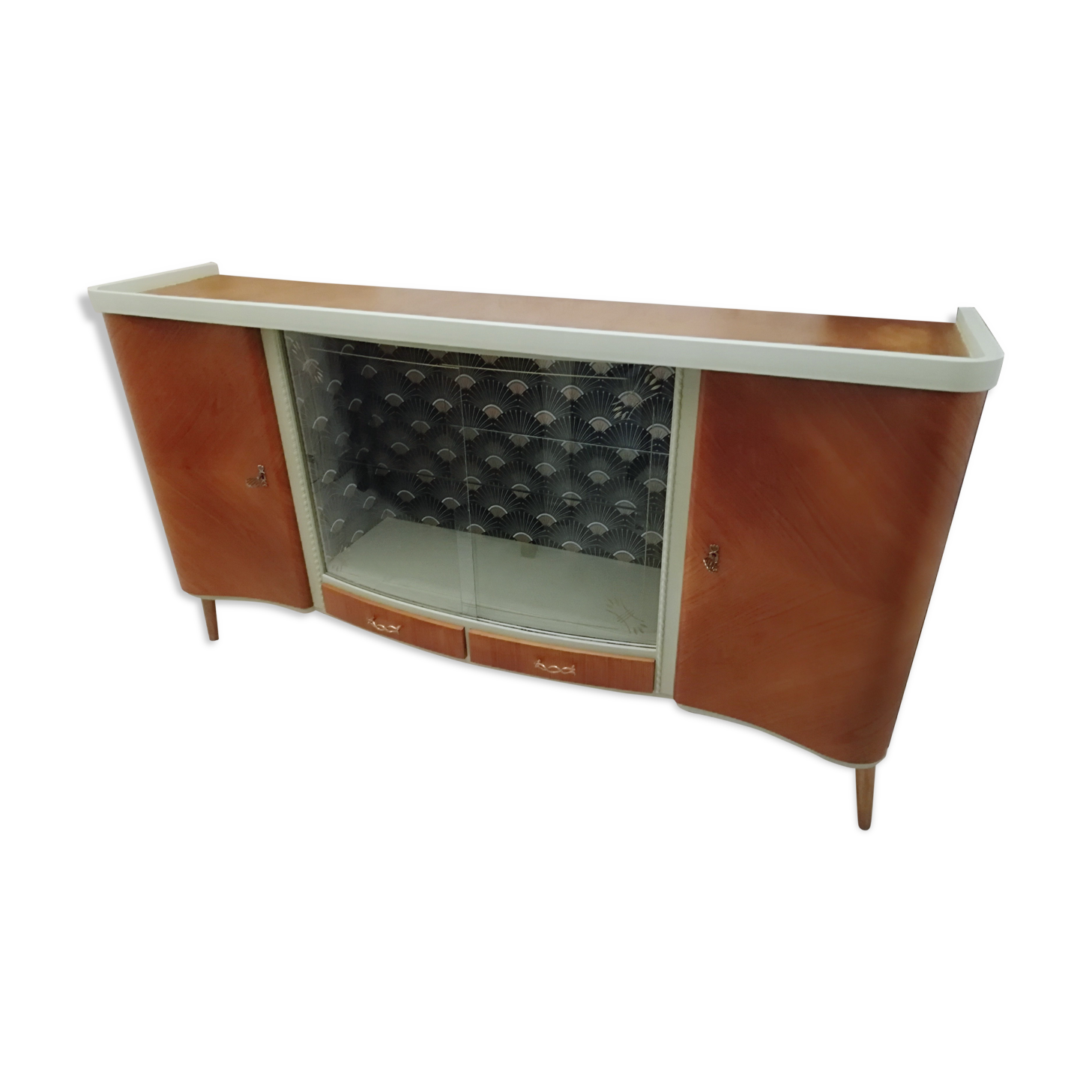 Enfilade feet compass in Scandinavian style