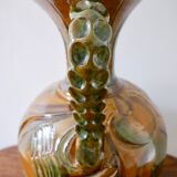 Vase sculpté, forme de cruche