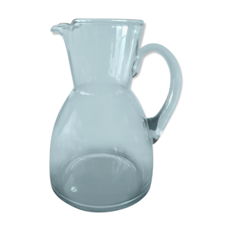 Pichet en verre bleu