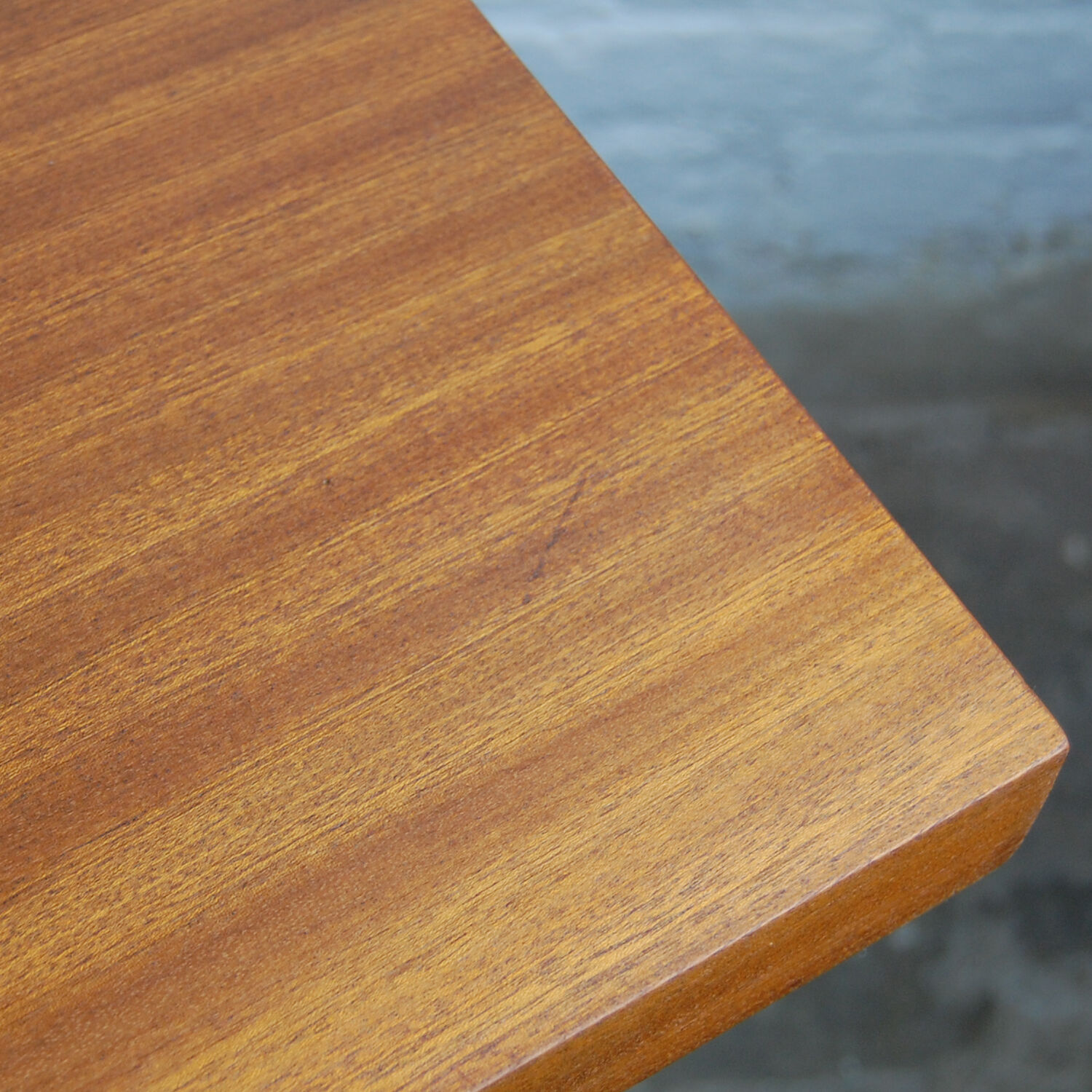 Vintage Johnny desk by Pierre Guariche for Meurop 1963
