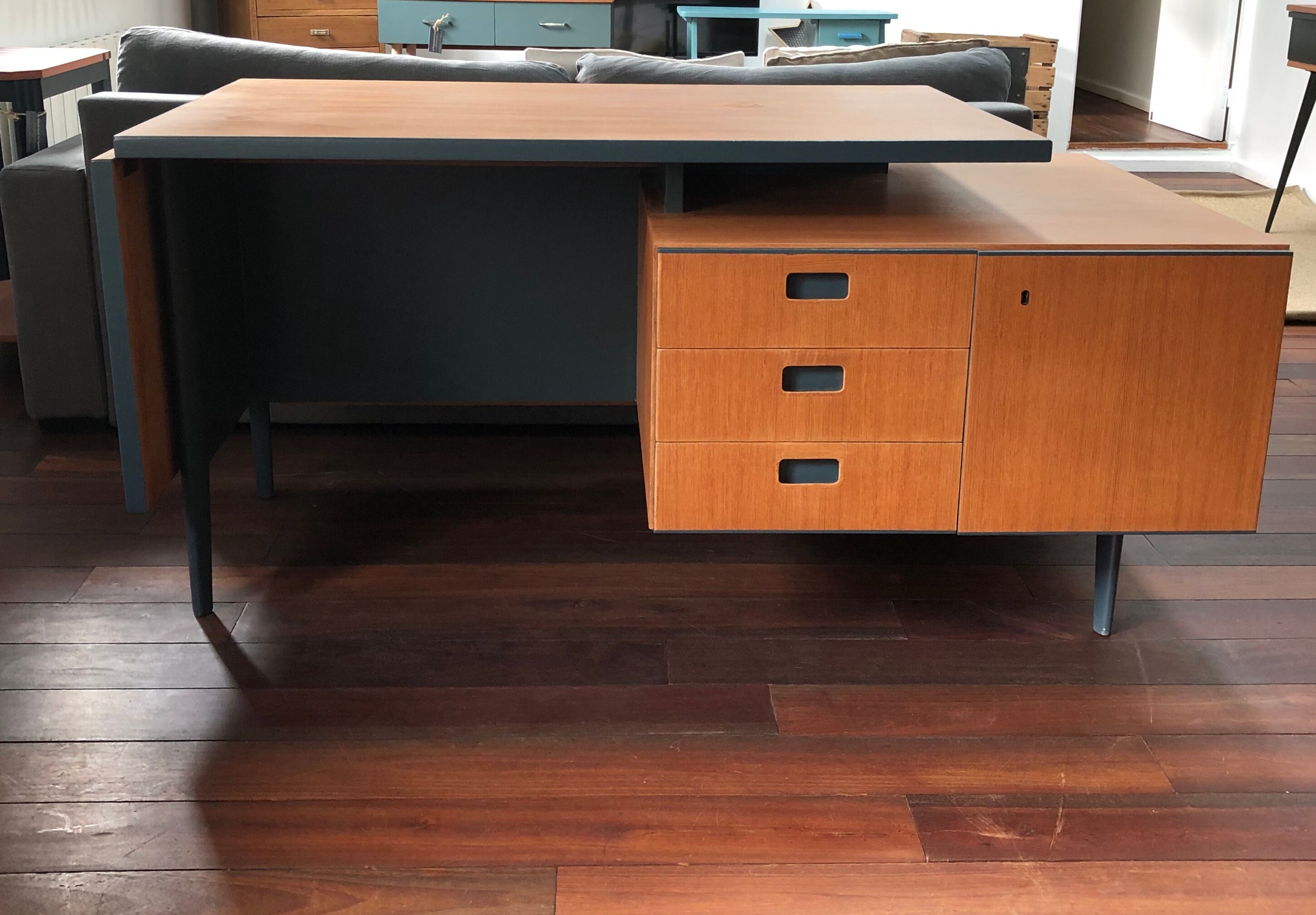 Teak desk 60