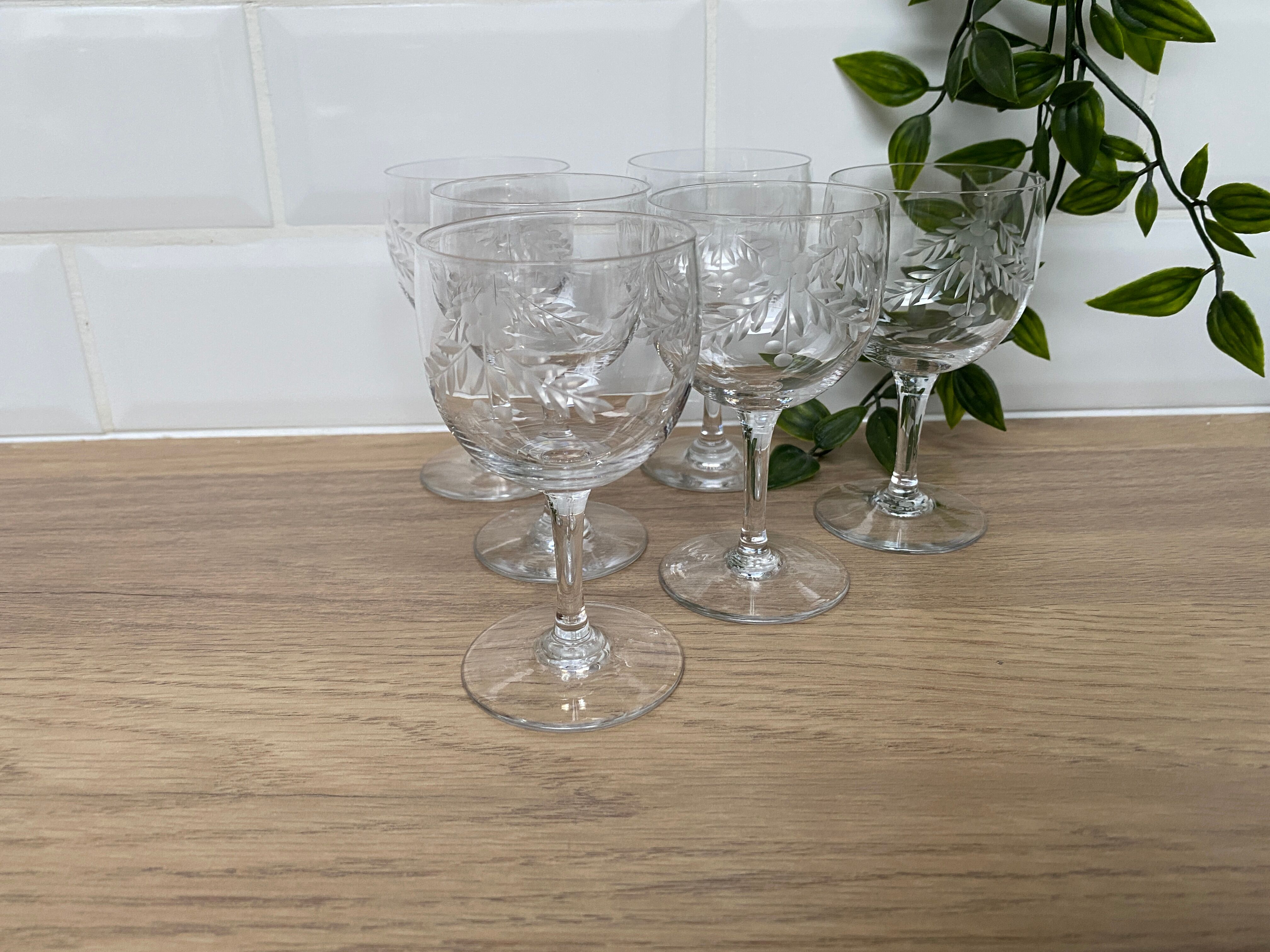 Set of 6 engraved balloon wine glasses