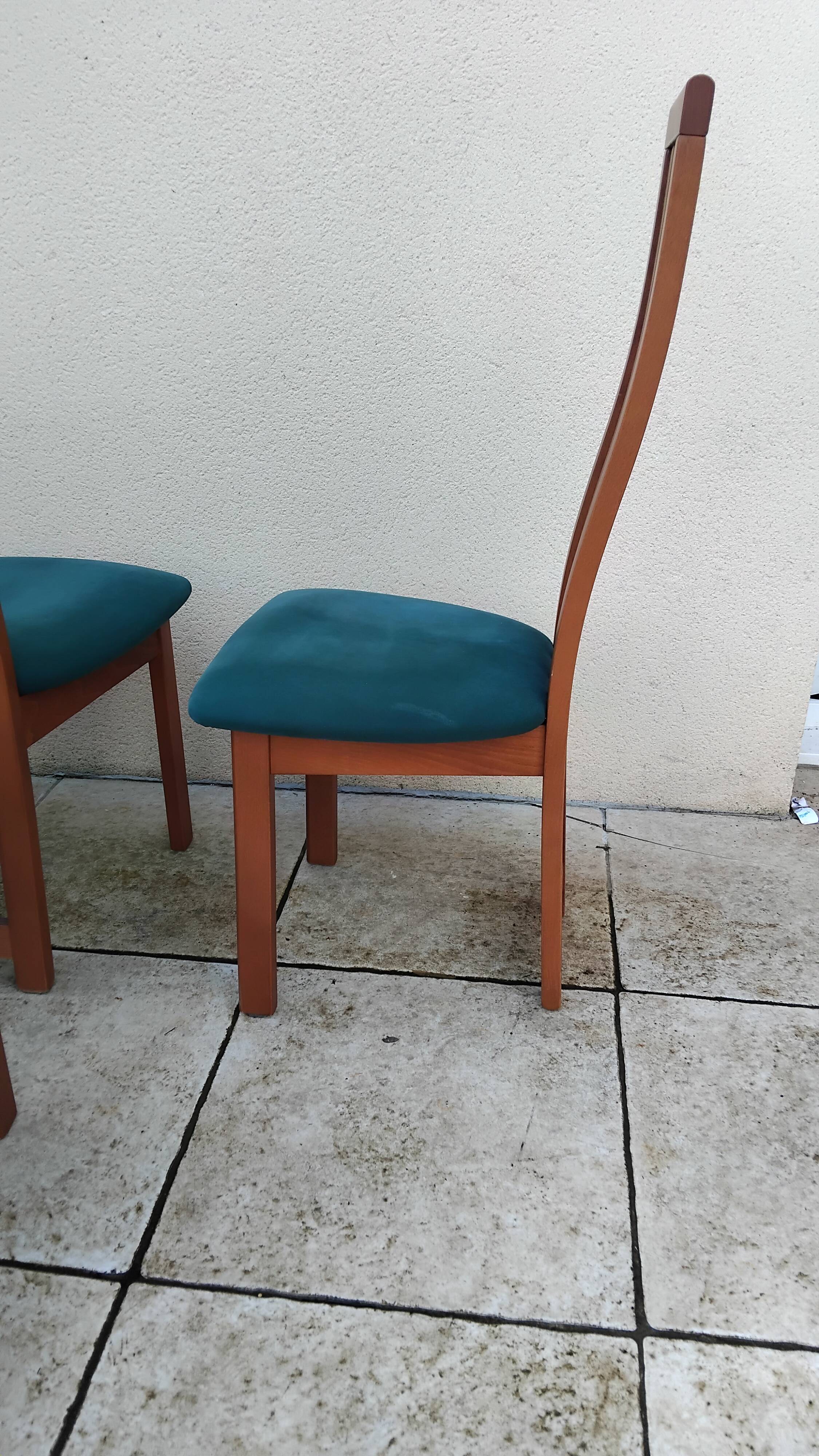 6 vintage designer chairs from the year 2000.