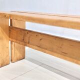 Banc en bois de pin de Charlotte Perriand pour Les Arcs