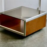 Table basse bois, aluminium et verre fumé. circa 1970