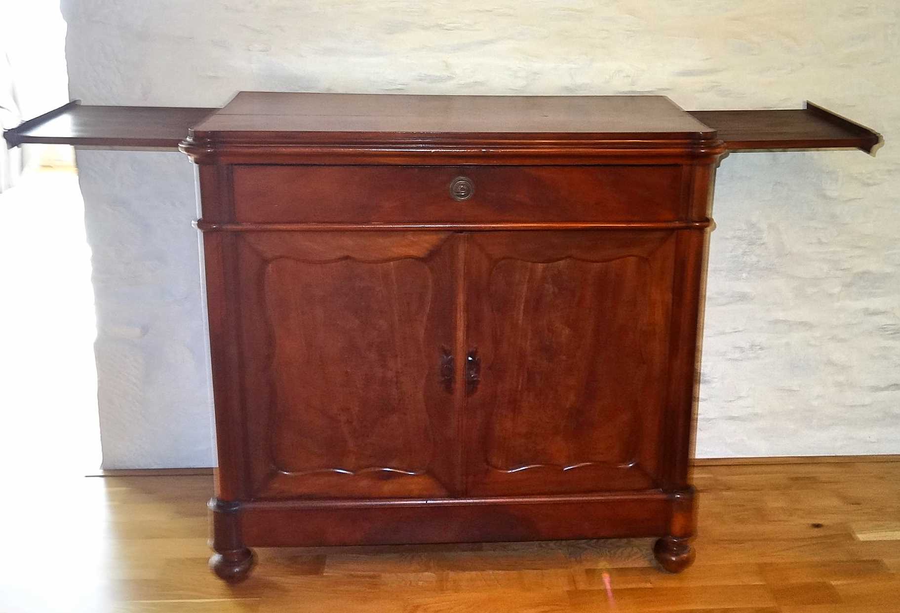 Low antique 19th century mahogany buffet