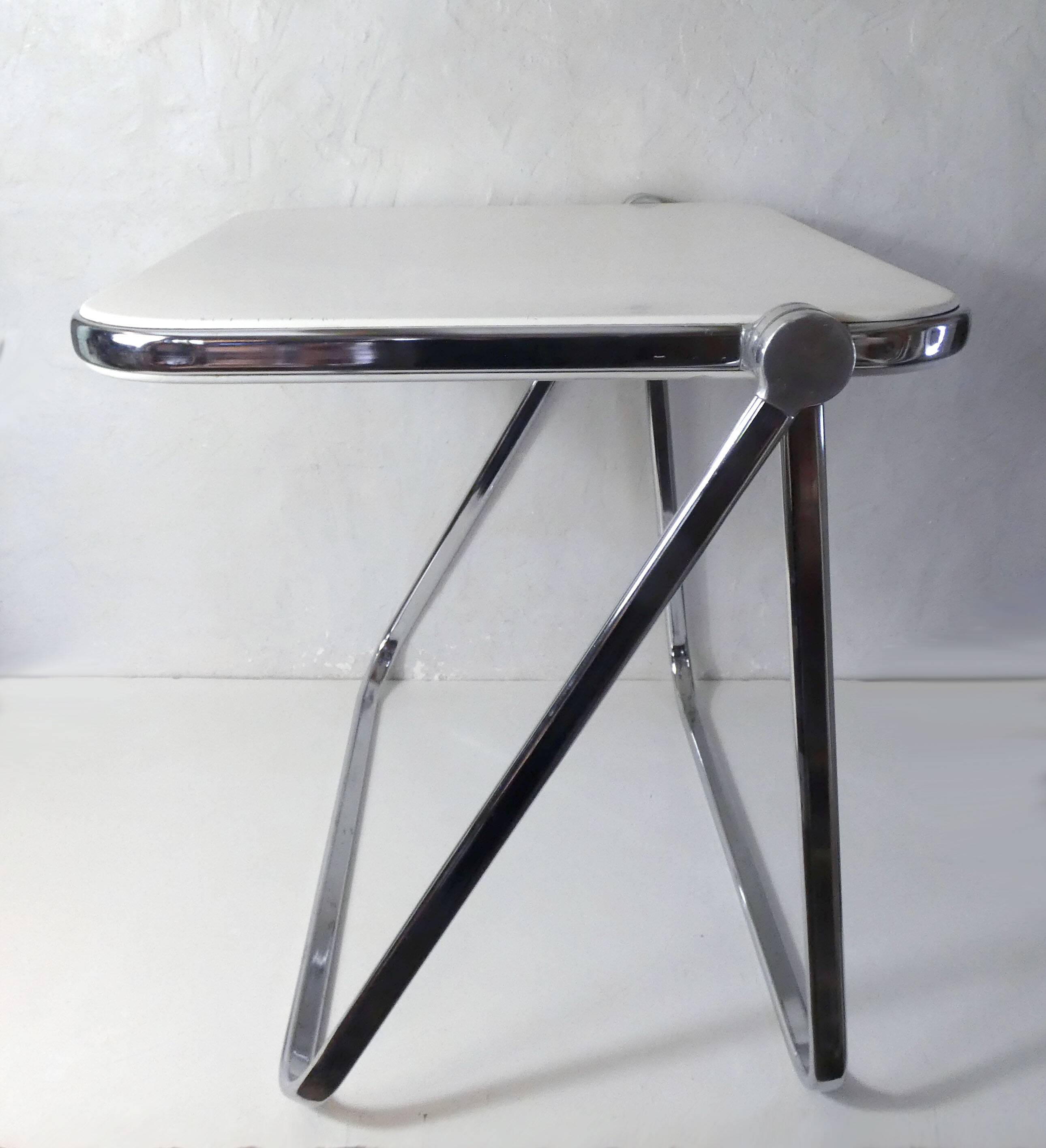 plato folding table by Giancarlo Piretti for Anonima Castelli Italy 1970