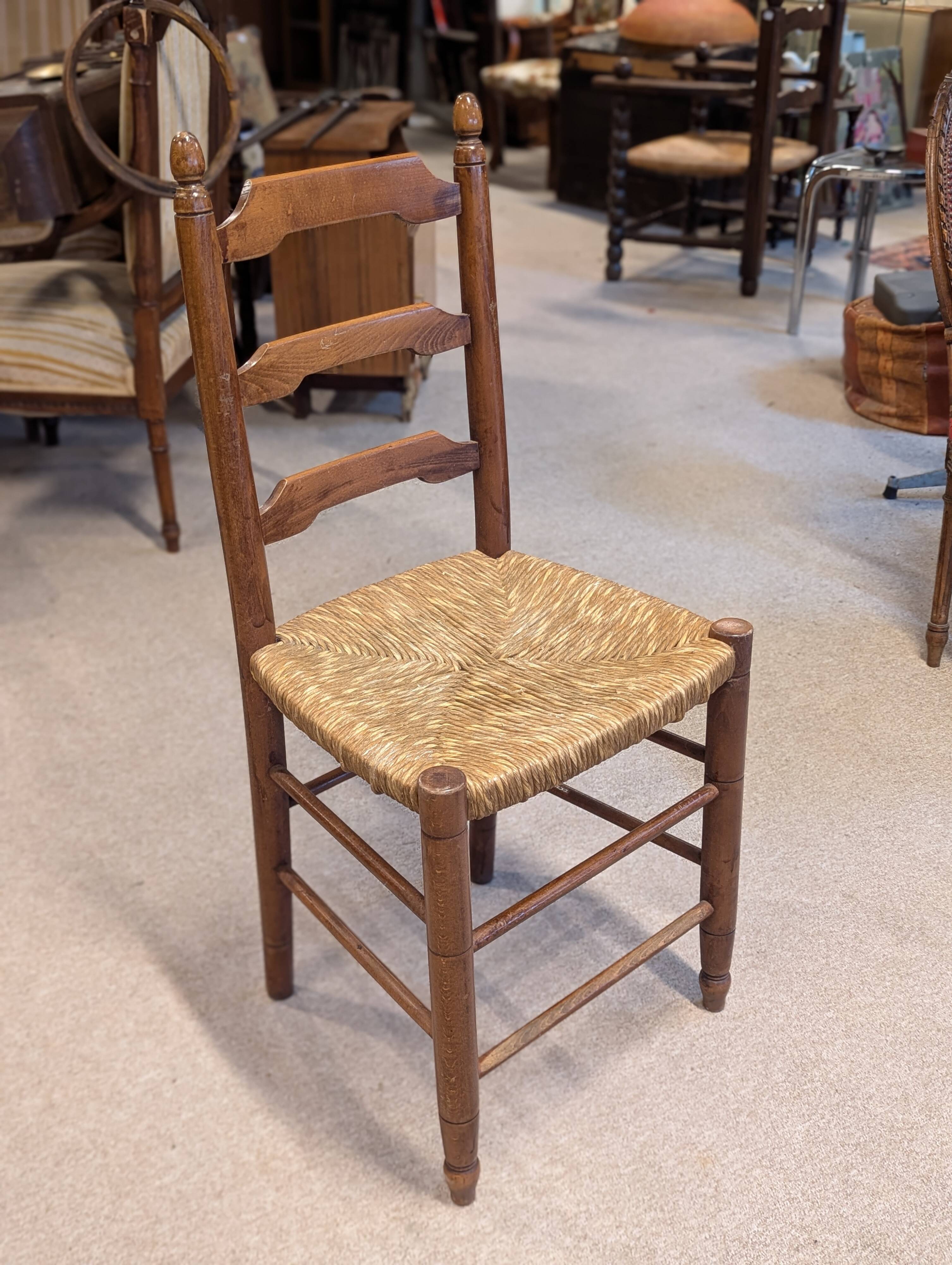 Lot of 6 straw chairs