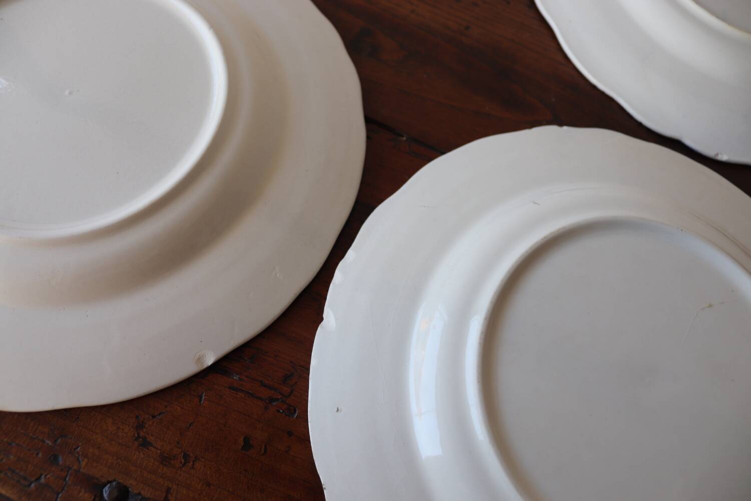 Set of 10 English plates with romantic blue decoration