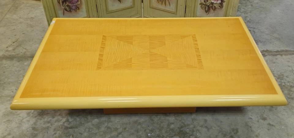 Design coffee table in maple – marquetry top – 1970s vintage style