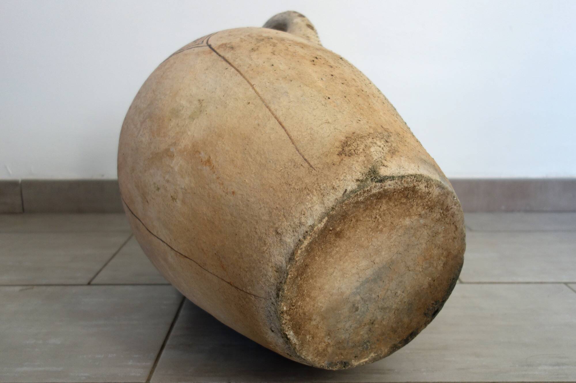 Large terracotta jar from the Rif, Morocco H70cm
