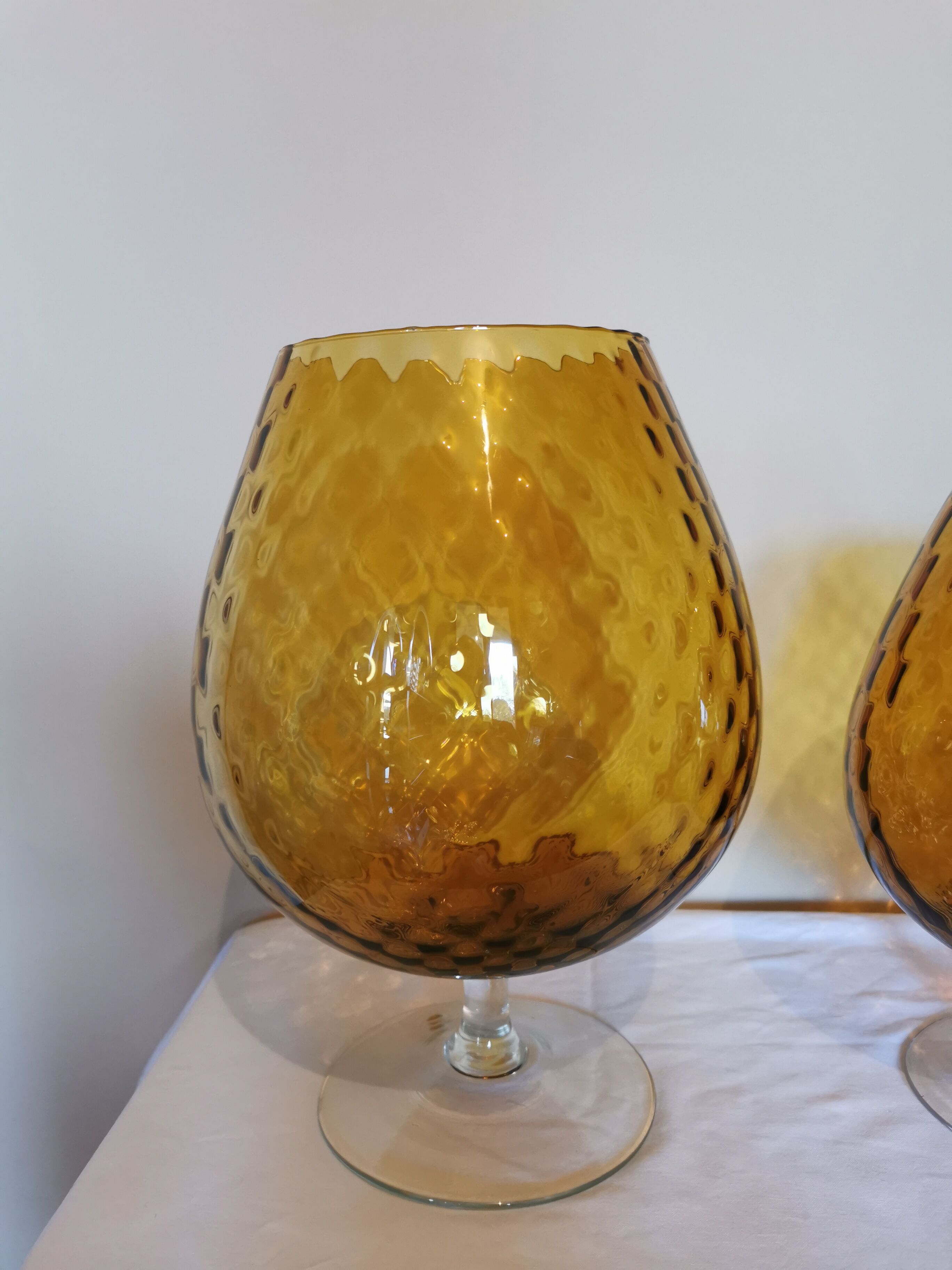 Set of 2 vintage vases in the shape of mustard yellow glass