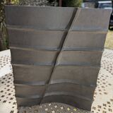 Modernist vase signed from the 70s in cast aluminum