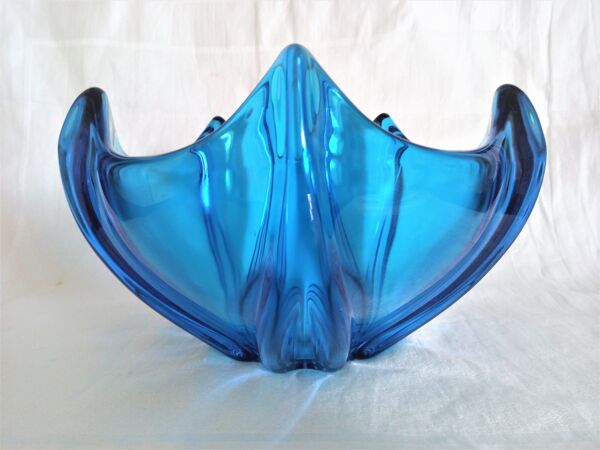 Vase Art Déco en cristal de couleur bleu électrique