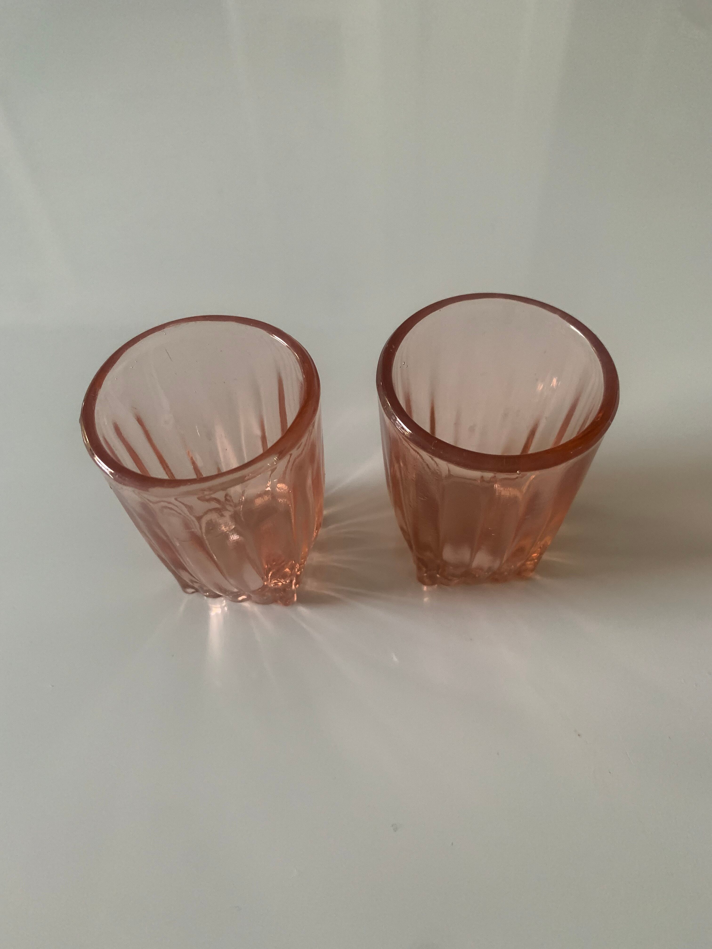 Set of 2 liquor glasses, pink glass