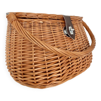 Panier en osier tressé avec poignée