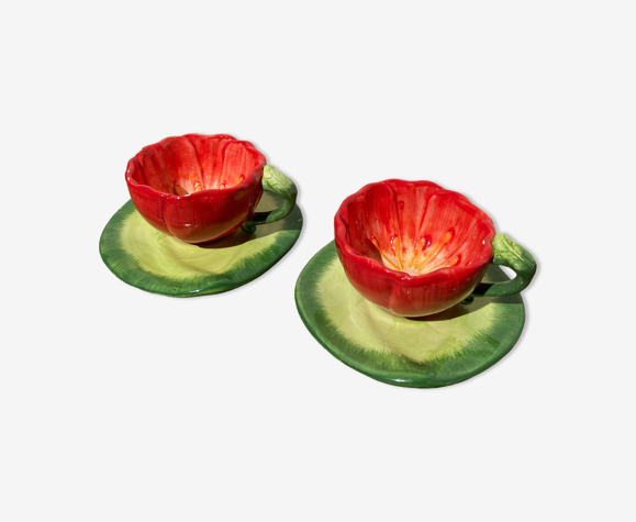 2 tasses à café fleurs rouge et feuille en barbotine bergère