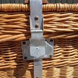 Malle de voyage ancienne en osier