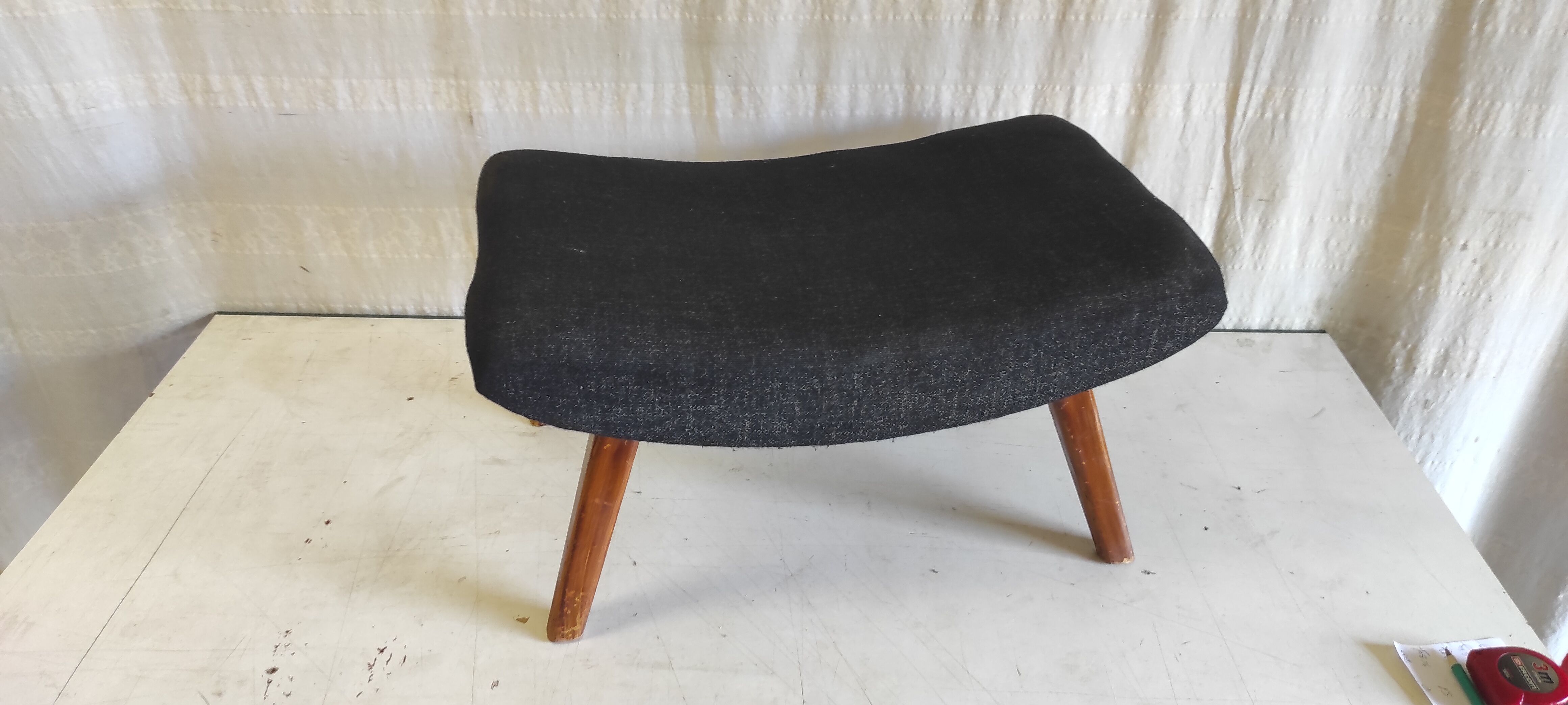 Ottoman modernist in solid wood - 1950s/60s