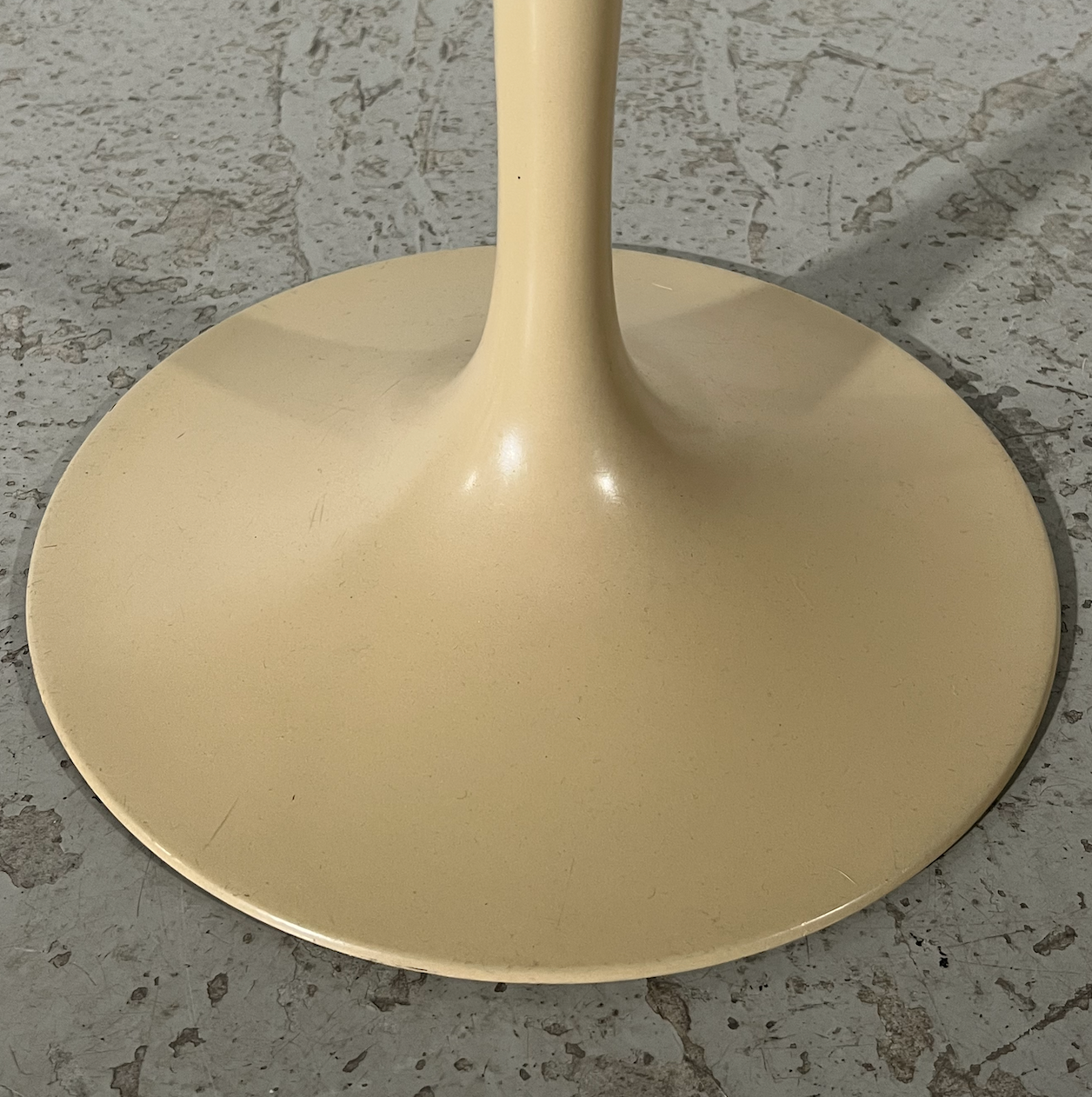 Tabouret "tulip" Eero Saarinen pour Knoll International