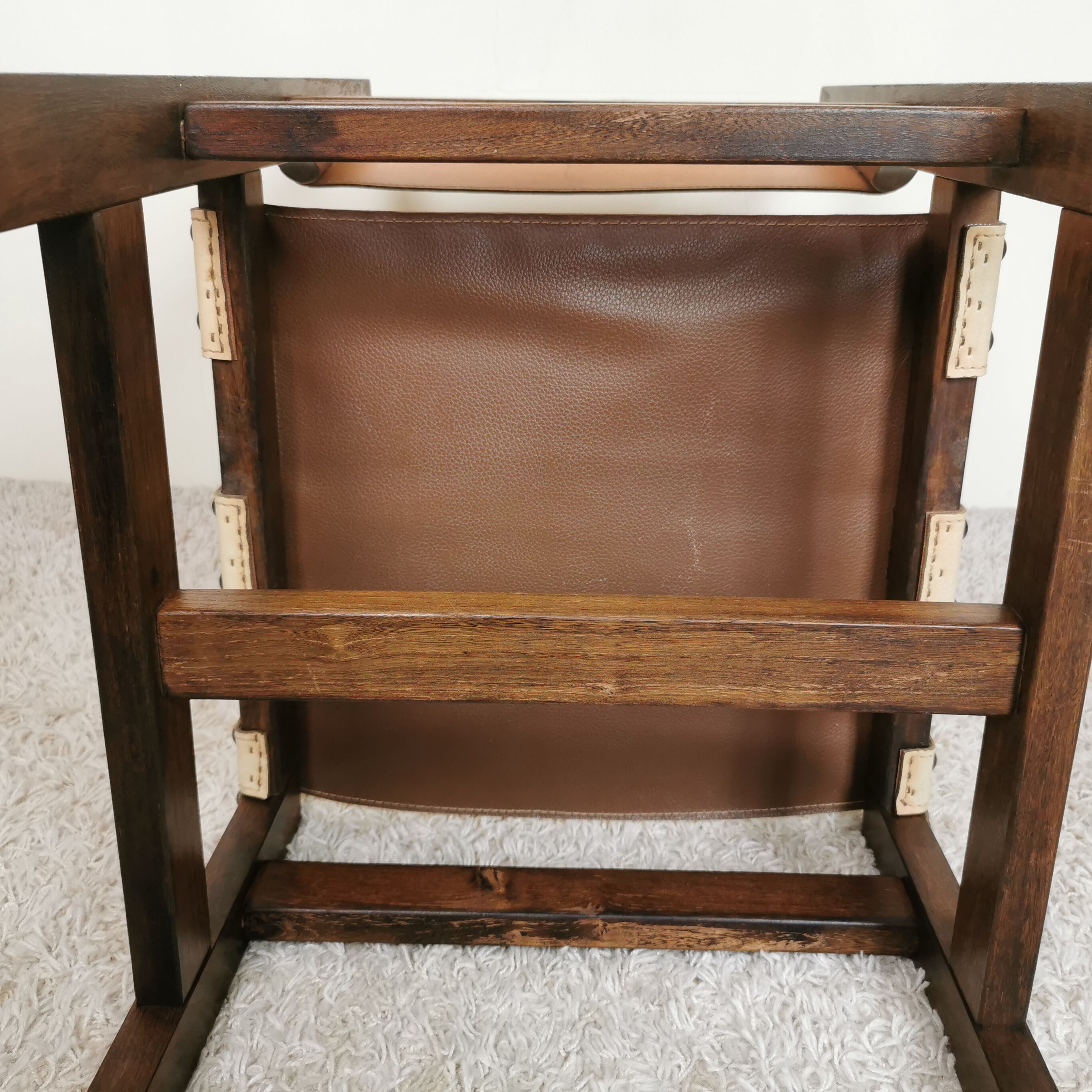 Series of 4 wooden and leather chairs