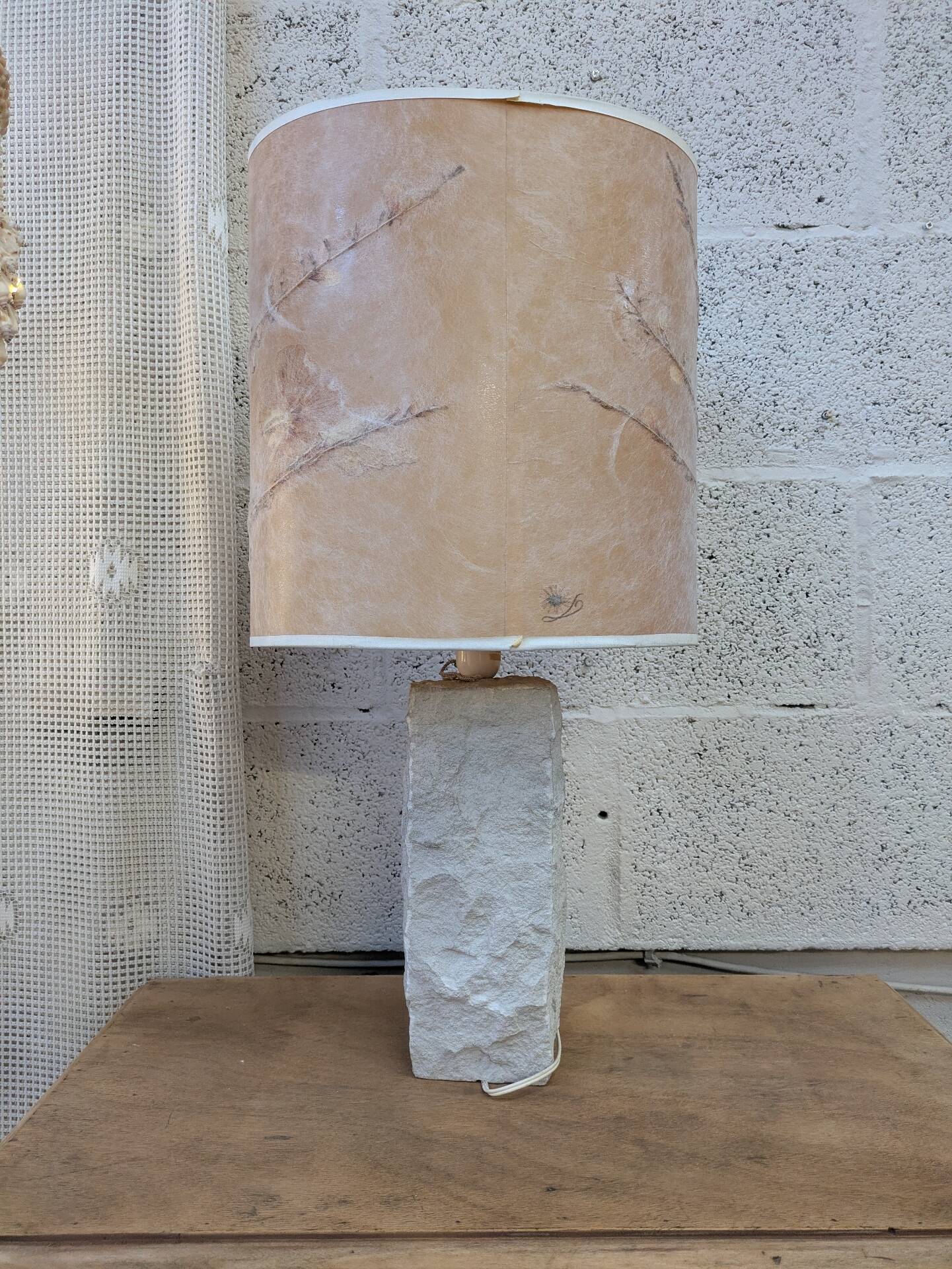 Grande lampe en pierre